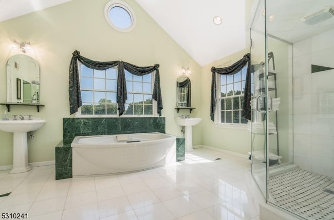 4 Hook Mountain Dr, House other with 5 bedrooms, 4 bathrooms and null parking in Annandale NJ | Image 28