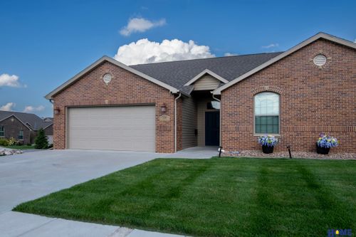 124 S 91st St, Lincoln, NE, 68520-1492 | Card Image