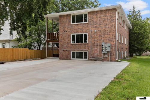 520 S 27th St, Lincoln, NE, 68510-1305 | Card Image