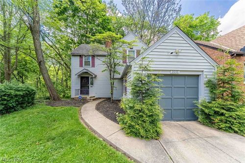 2038 Staunton Rd, Cleveland Heights, OH, 44118-2644 | Card Image