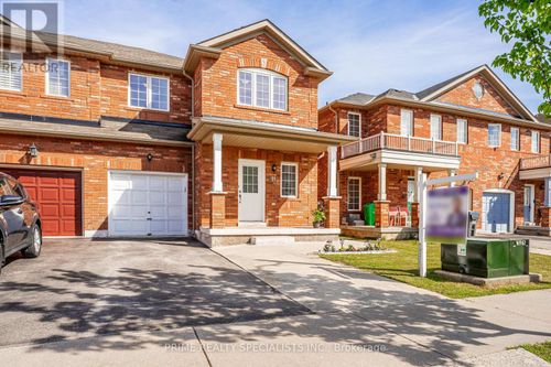 11 Commodore Dr, Brampton, ON, L6X0S5 | Card Image