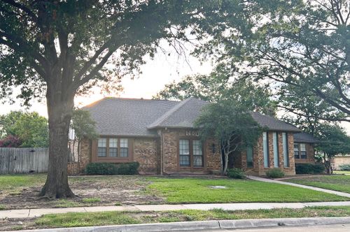 1601 Oak Creek Dr, Lewisville, TX, 75077-2756 | Card Image