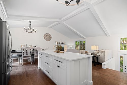 8 Crane Pl, Simsbury, CT, 06070-2807 | Card Image