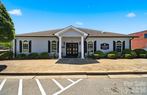 320 S Green St, Morganton, NC, 28655-3527 | Card Image