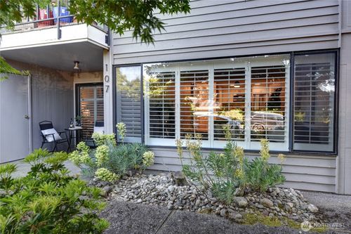 107-3661 24th Pl W, Seattle, WA, 98199-2121 | Card Image