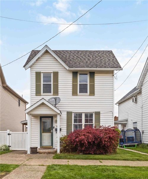 406 W Smithfield St, Mount Pleasant, PA, 15666-1516 | Card Image