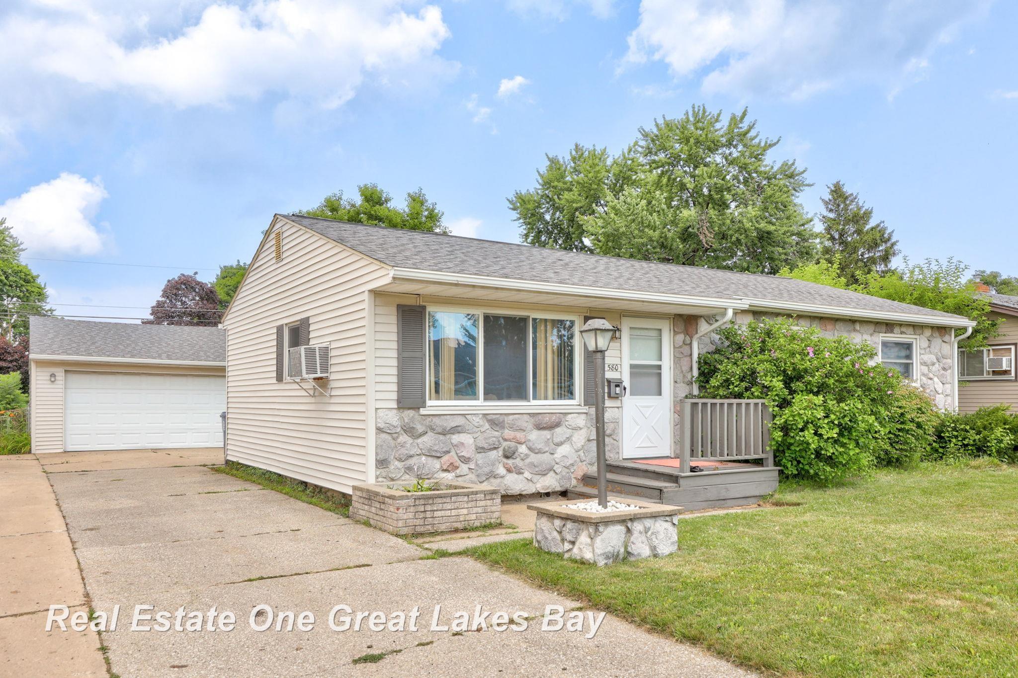 Nylon St, Saginaw, MI 48604