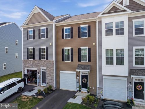 240 Husky Trl, MARTINSBURG, WV, 25403-2501 | Card Image