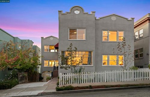 4215 Terrace St, Oakland, CA, 94611-5102 | Card Image