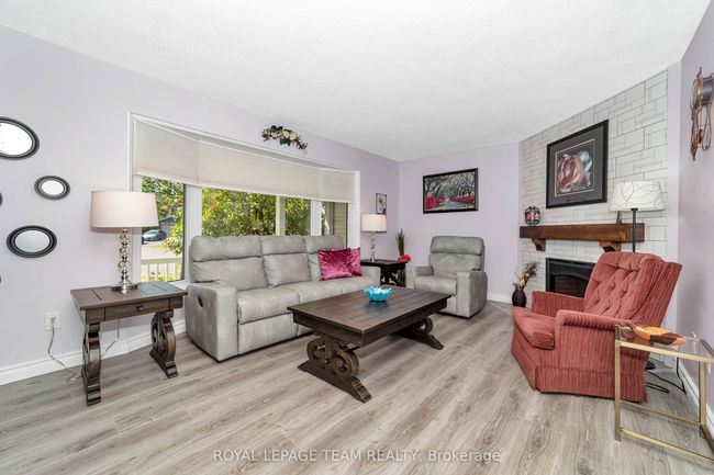 203 Rosemary Gdns, House attached with 3 bedrooms, 2 bathrooms and 4 parking in Orléans ON | Image 6