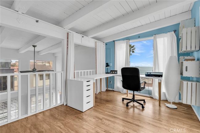 A large deck off the loft is great for entertaining and relaxing with wide open views of the bay and ocean | Image 18