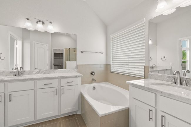 Primary bath | Image 17
