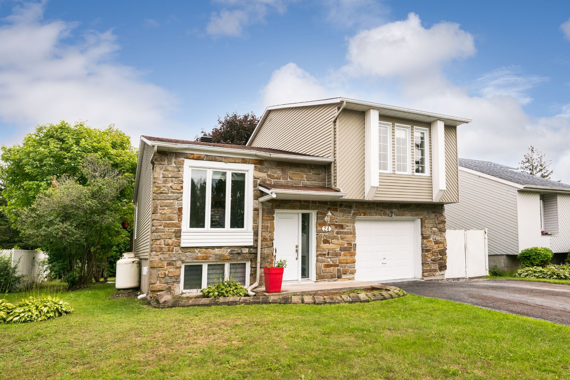 Residential in Saint-Constant 5
