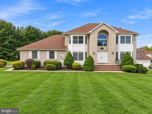 1 Launcelot Ln, MONROE TWP, NJ, 08831-8664 | Card Image