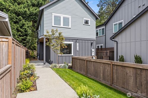 2-13010 Ne 113th St, Kirkland, WA, 98033-4105 | Card Image