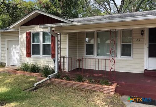 1321 N Avenue I, Shiner, TX, 77984-5275 | Card Image