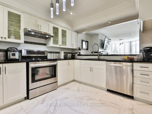 8-100 Arbors Lane, Woodbridge, ON, L4L7G4 | Card Image