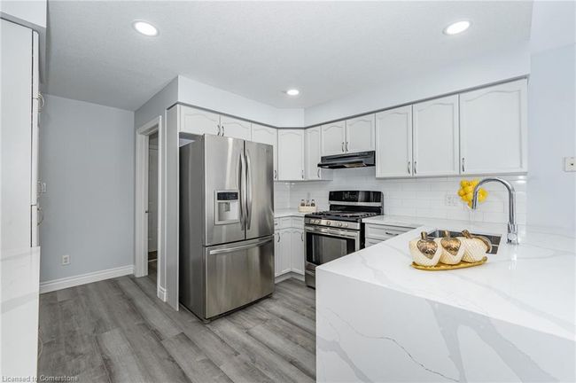 830 Brandenburg Blvd, House other with 4 bedrooms, 4 bathrooms and 4 parking in Waterloo ON | Image 18