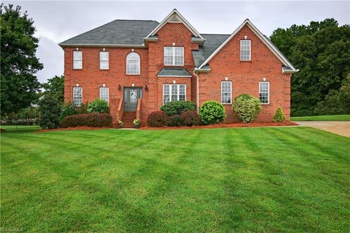 1204 Davenport Ct, Kernersville, NC, 27284-3666 | Card Image