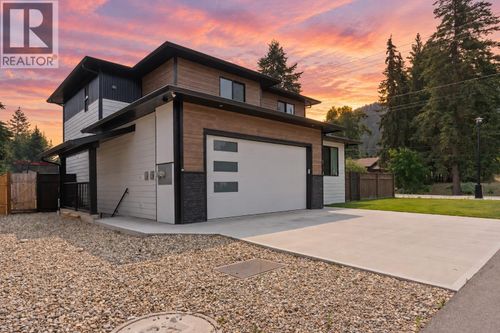 1-1441 20 Ave Se, Salmon Arm, BC, V1E2M9 | Card Image