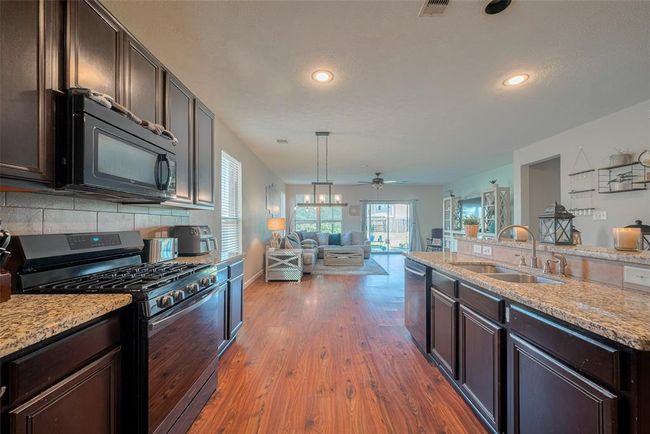 4323 N Vineyard Mdw Ln, House other with 3 bedrooms, 2 bathrooms and 2 parking in Katy TX | Image 15