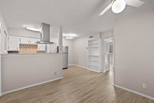 APT-236 - 2401 Manor Rd, Condo with 2 bedrooms, 1 bathrooms and null parking in Austin TX | Image 11