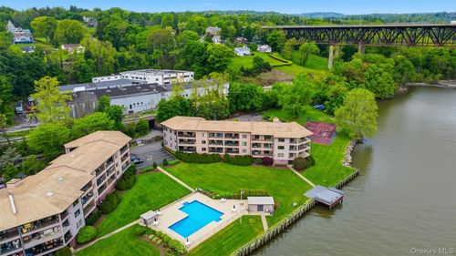 c3e-2 Park Pl, Newburgh, NY, 12550-3673 | Card Image