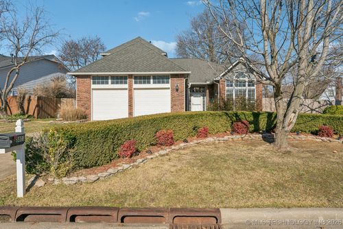 8803 75th St, Tulsa, OK, 74133-3108 | Card Image