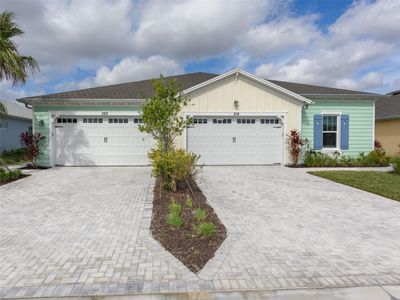 Longer driveway with no sidewalk. | Image 3