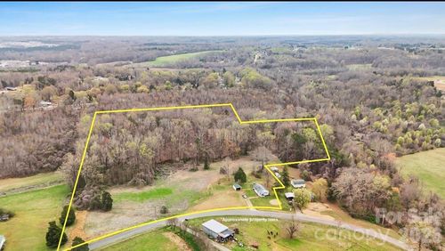 2251 Bristol Rd, Statesville, NC, 28677-4805 | Card Image
