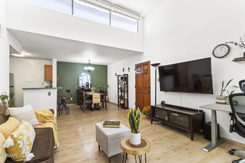 248-5700 Etiwanda Ave, Tarzana, CA, 91356 | Card Image