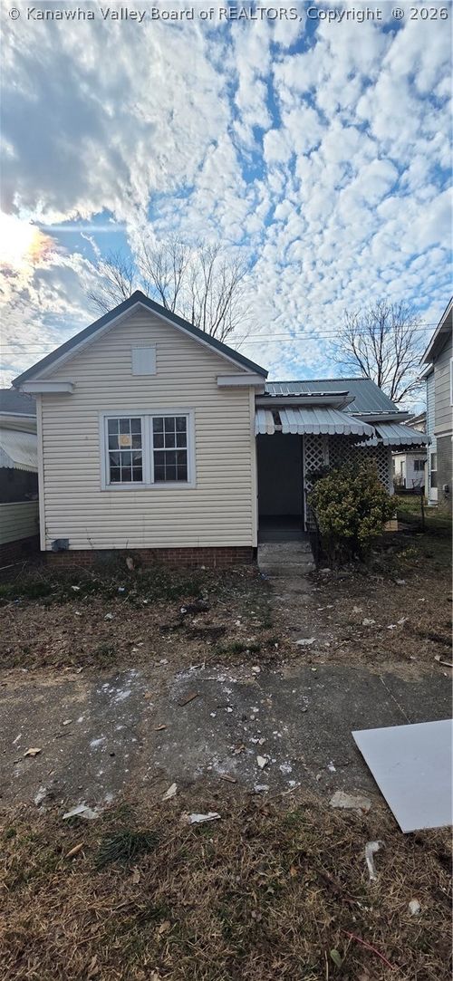 811 13th Street, Huntington, WV, 25701 | Card Image