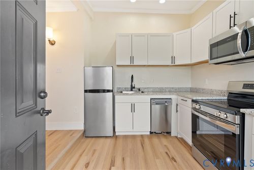 1503 W Cary St, Richmond, VA, 23220-5305 | Card Image