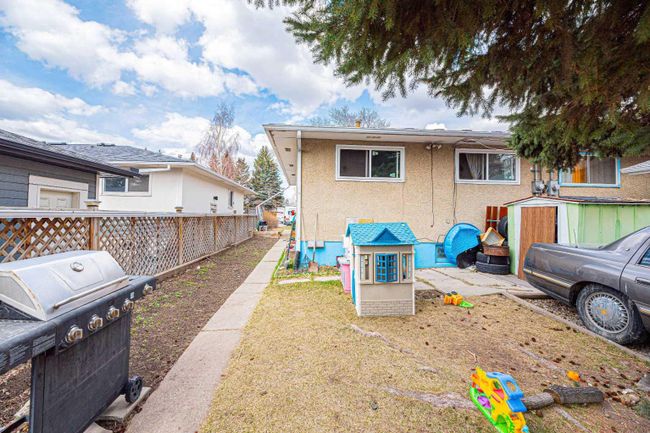 4227 Richmond Road Sw, Home with 3 bedrooms, 2 bathrooms and 2 parking in Calgary AB | Image 36