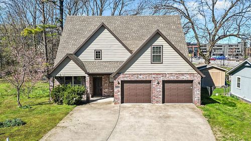 2104 Delwhite Dr, Bentonville, AR, 72712-6516 | Card Image