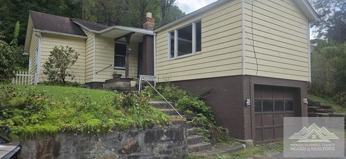 77 Willow St, Itmann, WV, 24847 | Card Image