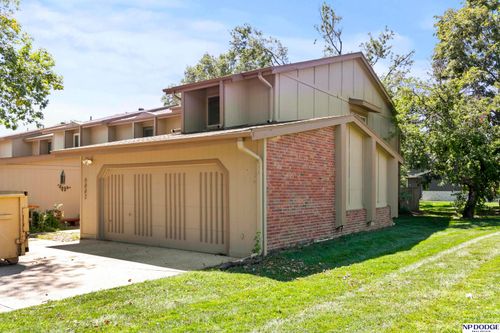 9002 David Circle, Omaha, NE, 68138 | Card Image