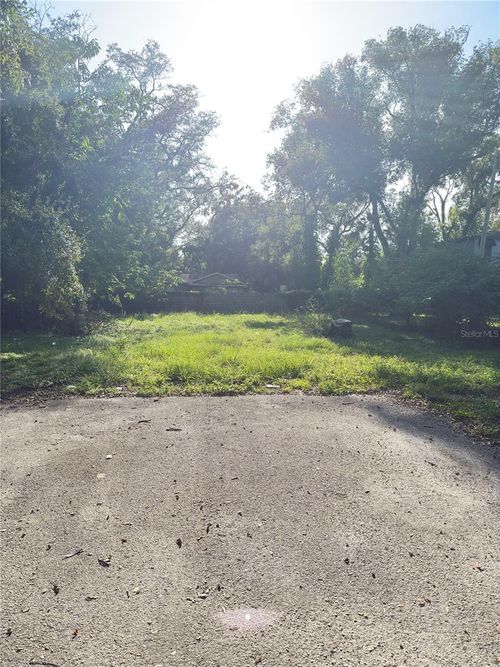 10122 N 11th St, TAMPA, FL, 33612-5846 | Card Image
