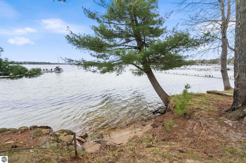 186 S Long Lake Road, Traverse City, MI, 49685 | Card Image