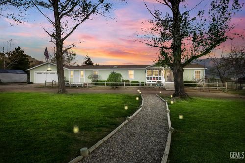 27400 Harness Dr, Tehachapi, CA, 93561-7869 | Card Image