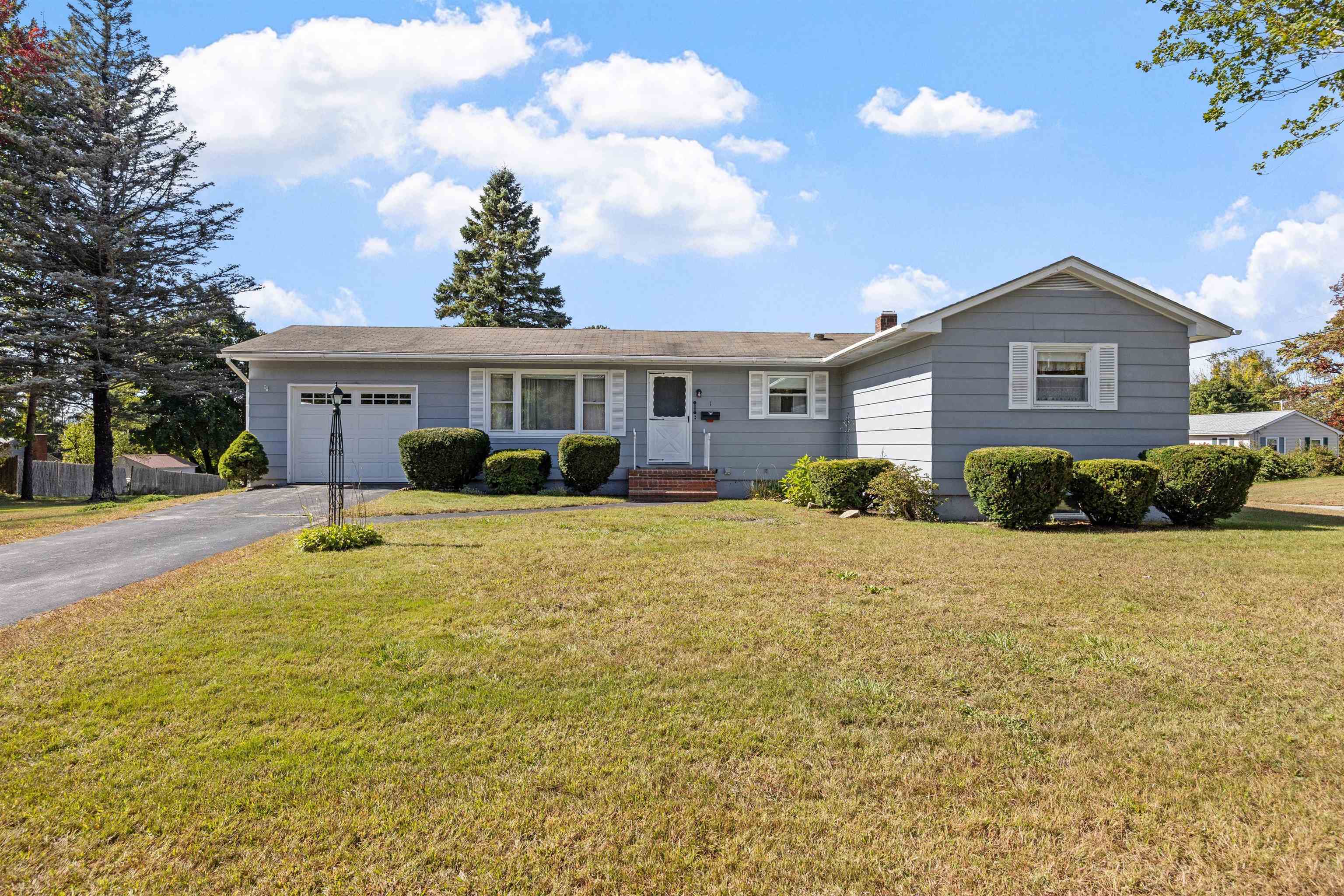 Renarl Ave, Pembroke, NH 03275