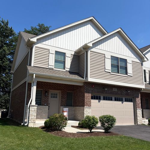 411 W Pierce Rd, Itasca, IL, 60143-2642 | Card Image