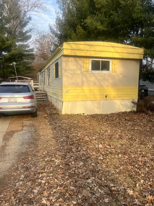 f102-N2639 County Road Z, Dousman, WI, 53118-9481 | Card Image