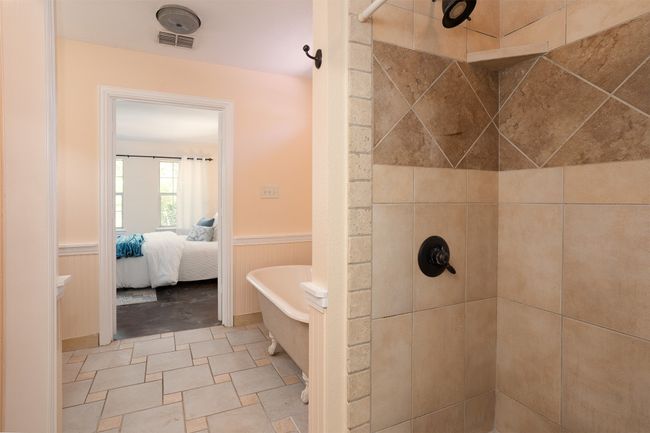 Shower in primary bath | Image 23