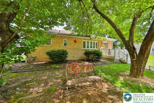 735 N Glenwood St, ALLENTOWN, PA, 18104-4907 | Card Image