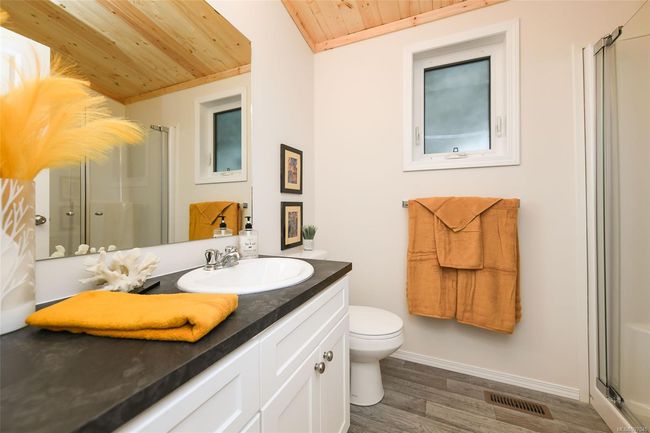 3 - 2625 Mansfield Dr, House other with 2 bedrooms, 1 bathrooms and 2 parking in Courtenay BC | Image 16