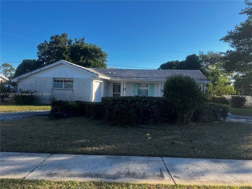 914 Orange Dr, Lake Park, FL, 33403-2020 | Card Image