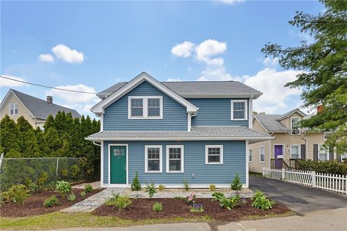 33 Jefferson Ave, Riverside, RI, 02915-5424 | Card Image