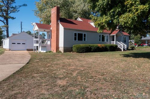 300 Lincoln Dr, Fredericktown, MO, 63645-7430 | Card Image