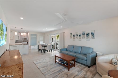 636-636 12th Ave S, NAPLES, FL, 34102-8039 | Card Image